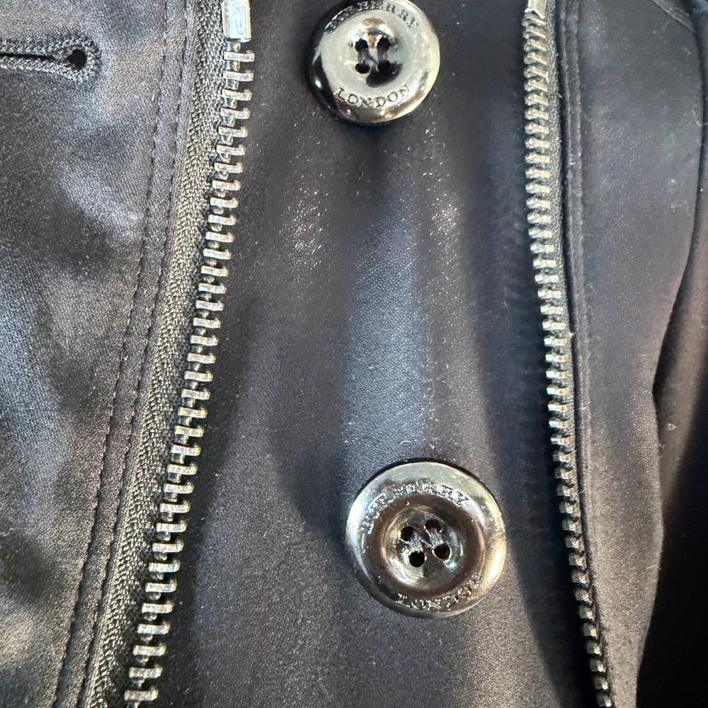 Burberry black Double-Breasted Trench Coat - Picture 11 of 13